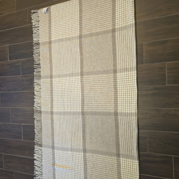 Fibre By Auskin Merino Wool Fringe 59 X 78 Throw Blanket - Picture 2 of 11